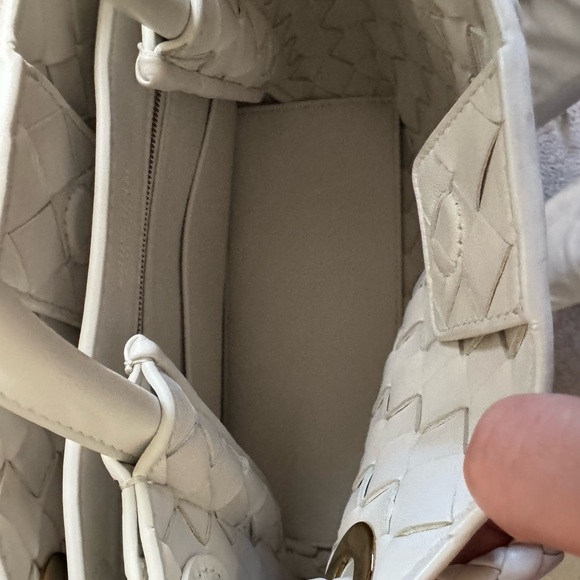 Bottega Veneta Small Andiamo Intrecciato Leather Top-Handle Bag - Picture 14 of 16